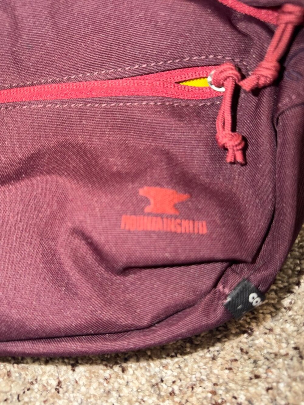 Mountainsmith Knockabout Maroon Red Lumbar Fanny Waist Pack Bum Bag Hybrid Sling - Picture 5 of 5